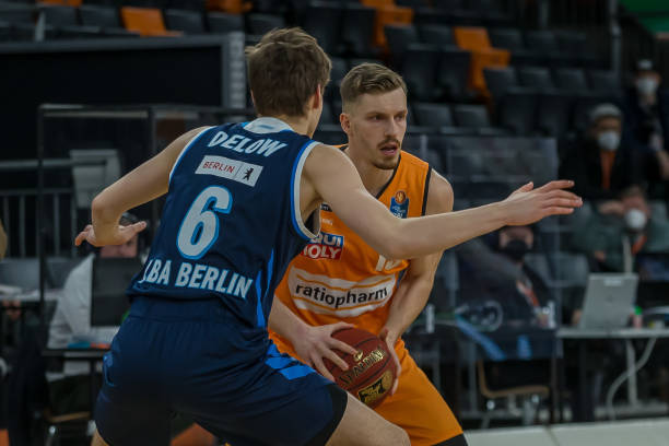 速引发了球 速引发了球